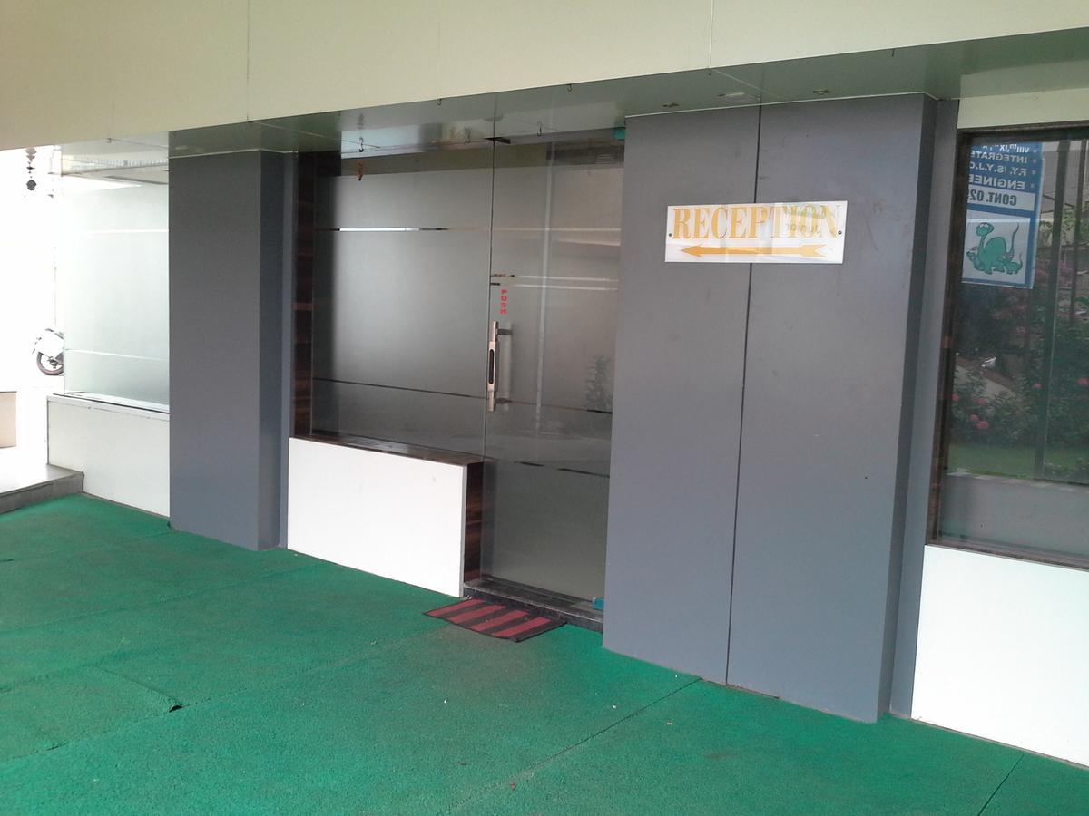 Hotel Galaxy Residency Vasai Exterior foto